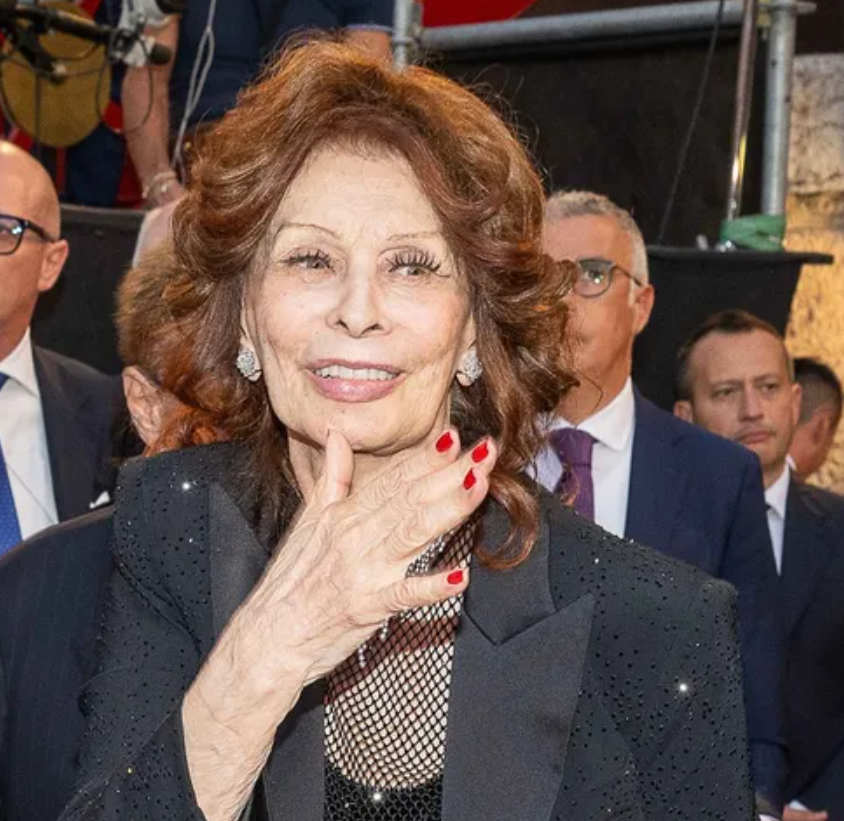 This is how Sophia Loren looks today: everyone still turns their heads ...