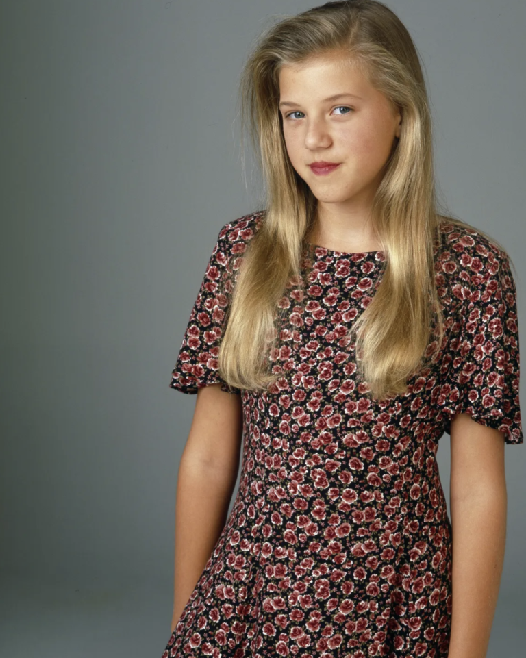 ‘Full House’ Star Jodie Sweetin’s Teen Daughter Sparks Buzz for Looking ...