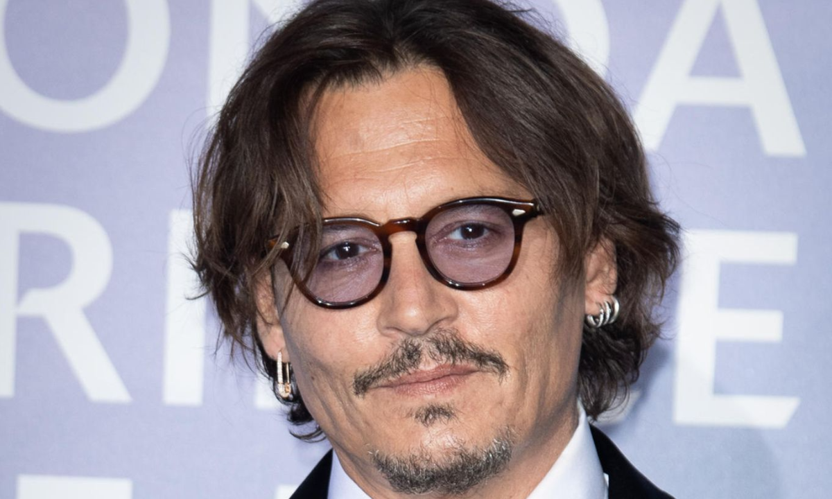 Little-known picture of Johnny Depp at 60 sparks intense discussion ...