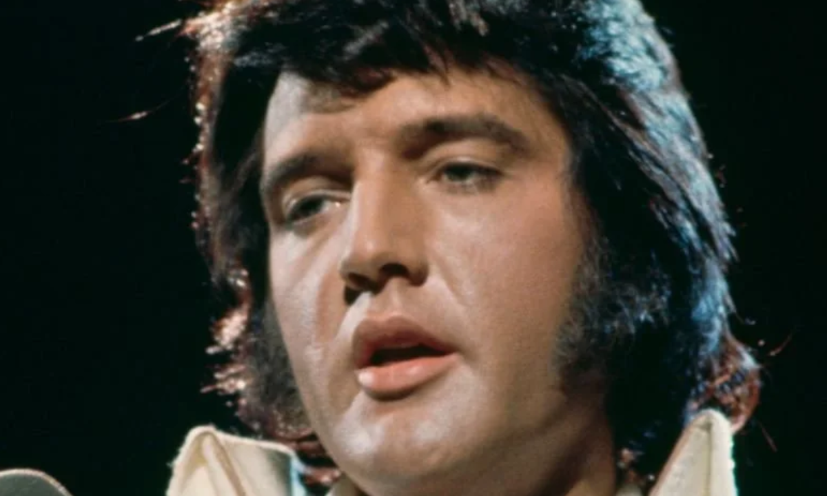 Elvis Presley’s Final Performance at the Piano Will Leave You in Tears