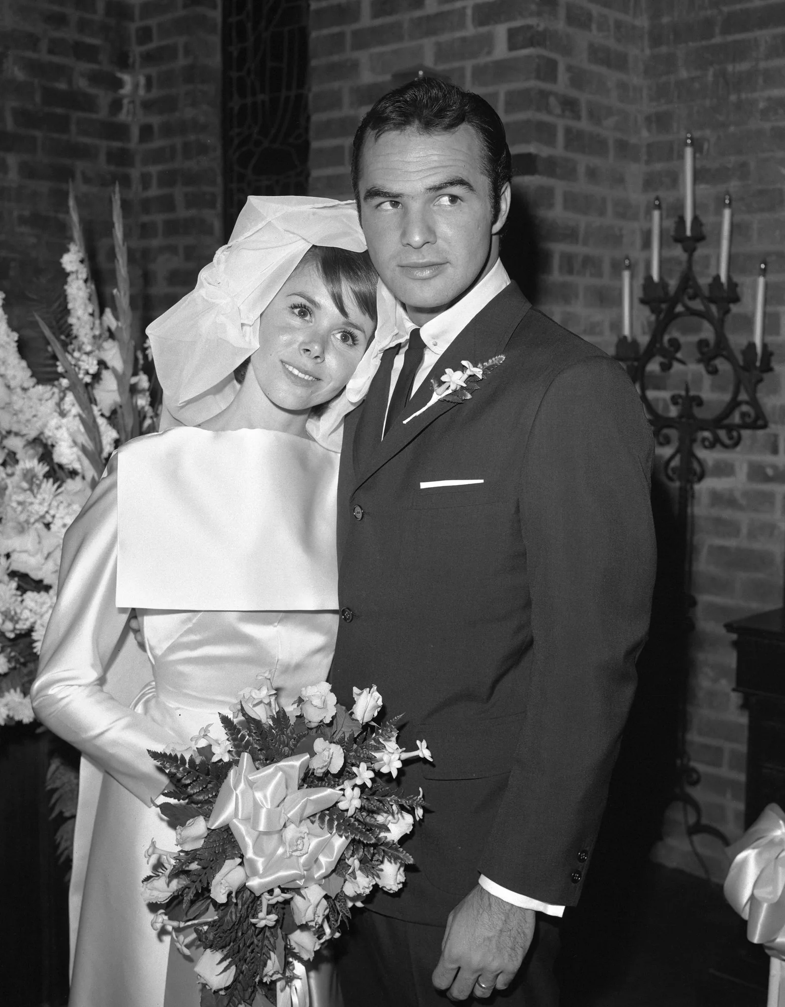 Reynolds and Carne married in 1963, before either had reached the height of their fame. The union became Reynolds' first experience of marriage and ended only a few years later.