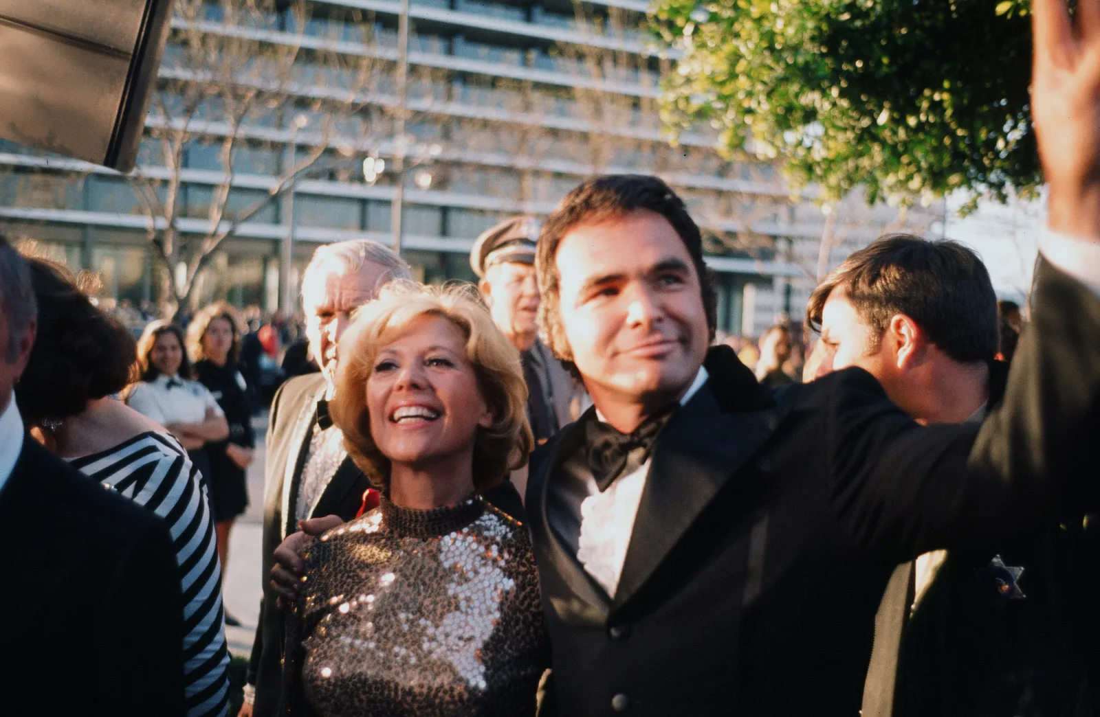 Reynolds and Shore's approximately 20-year age gap made their relationship a subject of fascination. He later remembered her as one of the kindest and most gracious people he had known.