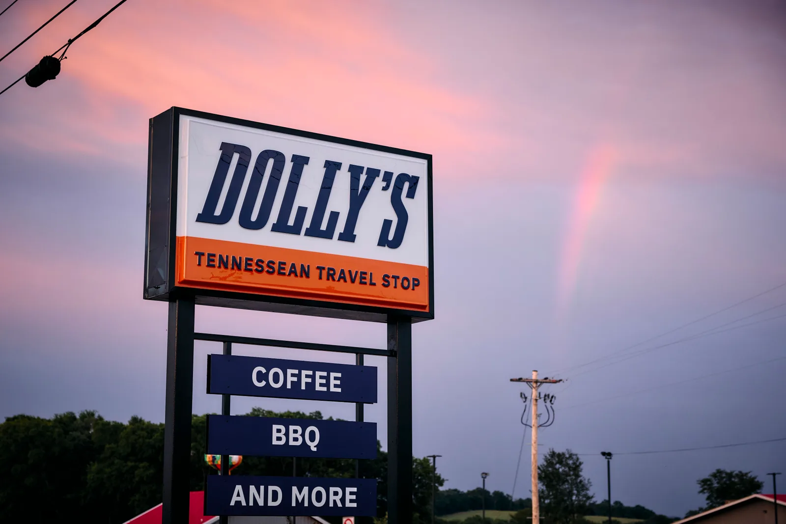 The Cornersville event gave fans an unexpected final glimpse of Parton just two months before her death. Those who attended remembered her as her familiar "happy, spunky self," even as her handlers were reportedly being careful with her that day.