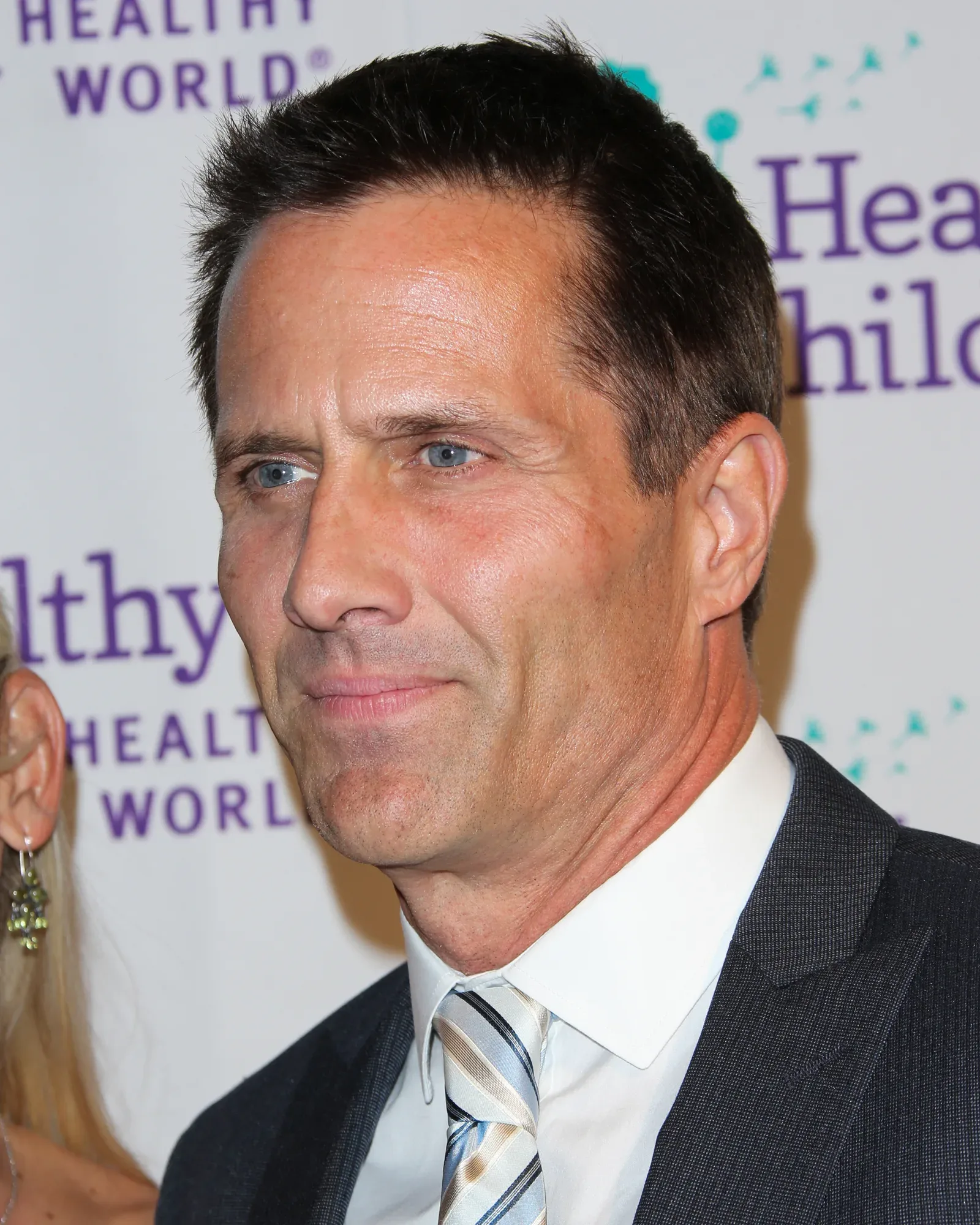 The actor attends the Healthy Child Healthy World's Mom On A Mission 6th annual awards on October 29, 2014