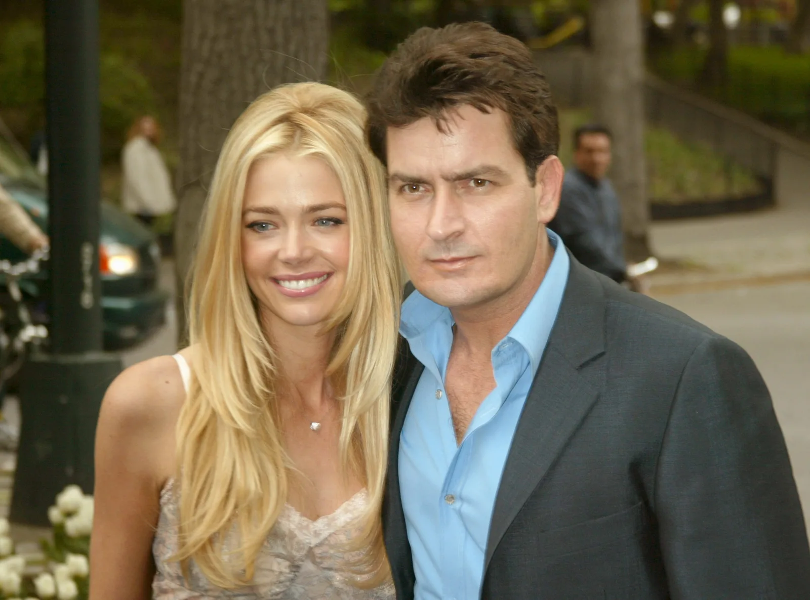 Richards was balancing a busy career with one of Hollywood's most public marriages. Her appearance remained an unavoidable part of the coverage surrounding both.