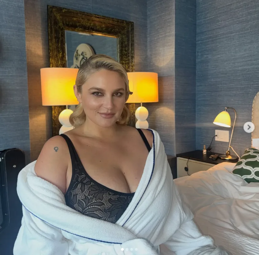 As her journey has evolved, her younger sister has taken a very different path—one that has kept her largely out of the spotlight despite growing up in one of country music's most famous families.