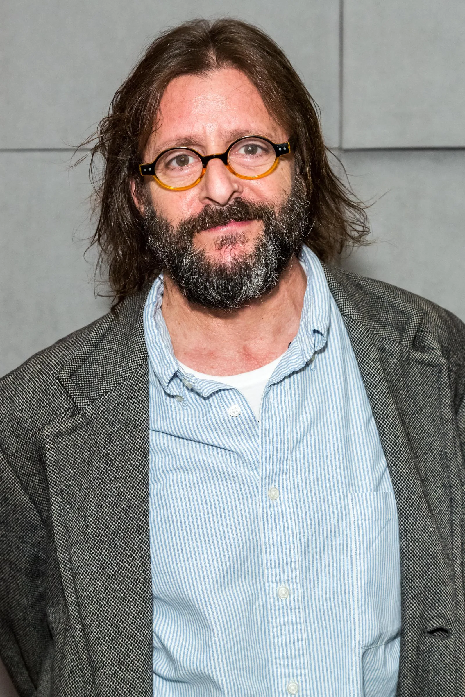 Stepping back into select public appearances for independent film projects, he kept his focus squarely on the craft of acting rather than the red carpet spectacle.