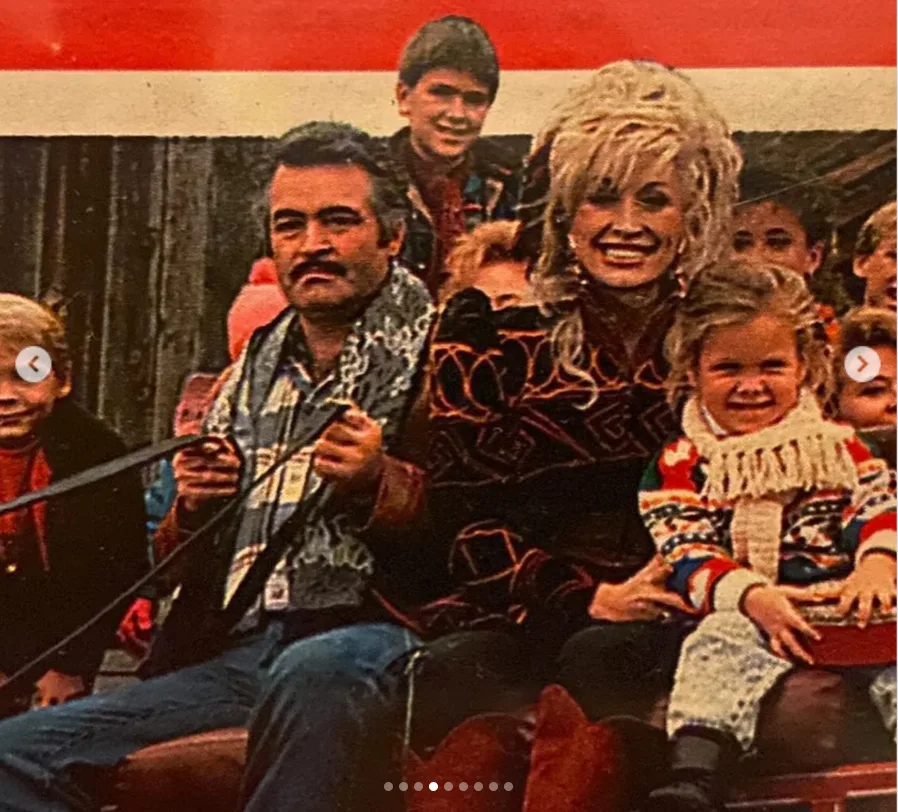Dolly Parton shares a family moment with her niece Rebecca Seaver, whose tribute remembered the lasting light Dolly brought to those closest to her and to fans around the world.