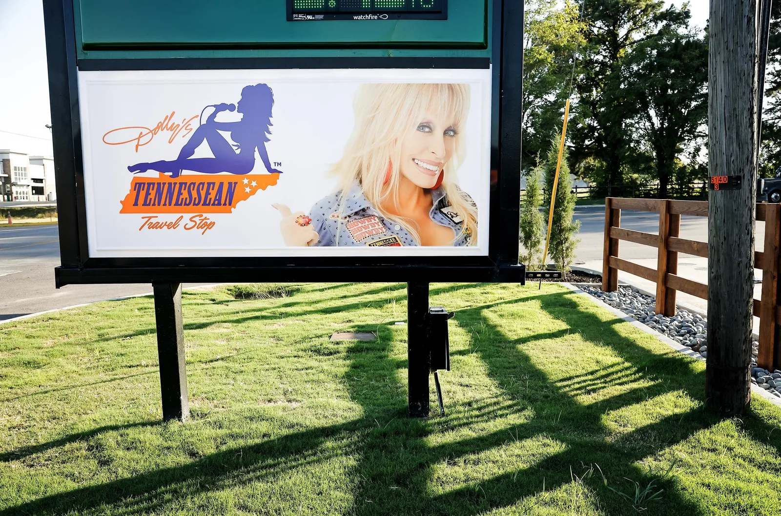 Parton's surprise June 24 appearance at the Tennessean Travel Stop would become one of her final in-person public outings. Witnesses later recalled that she seemed "very happy" and "not in pain at all" despite ongoing health concerns.