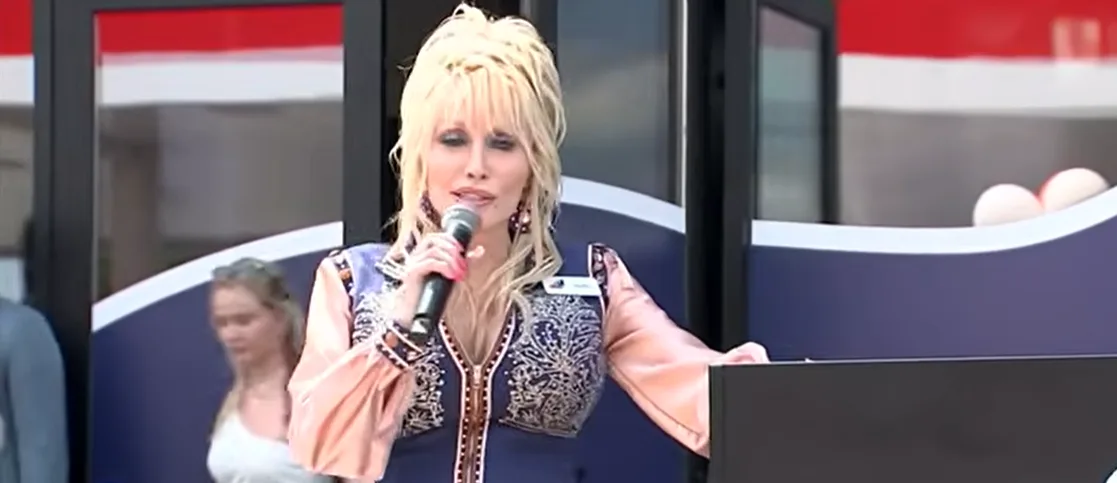 Dolly Parton welcomes guests to the grand opening of her Tennessean Travel Stop, thanking supporters as she officially introduces the new roadside destination.