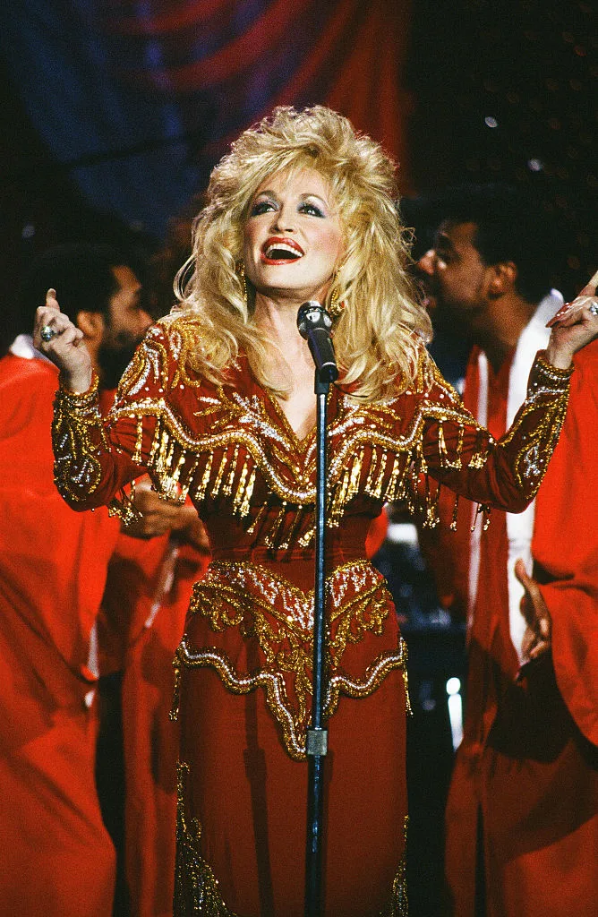 Parton's influence reached far beyond country music, with Barack Obama crediting her for a life that combined entertainment, business, literacy, and philanthropy. He said it was "hard to imagine many people having a bigger impact" than she did.