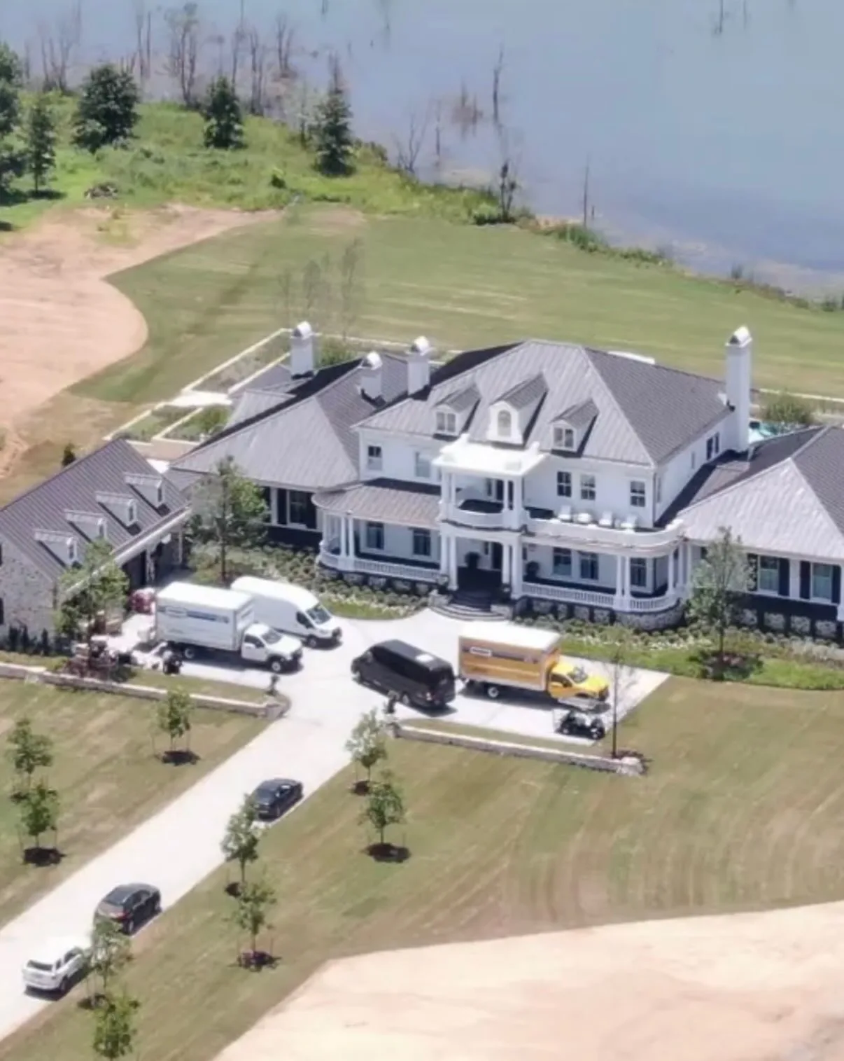 The residence reportedly includes three primary sections as well as an additional semi-detached stone structure. Its sprawling footprint makes the smaller everyday glimpses from the property look even more remarkable.