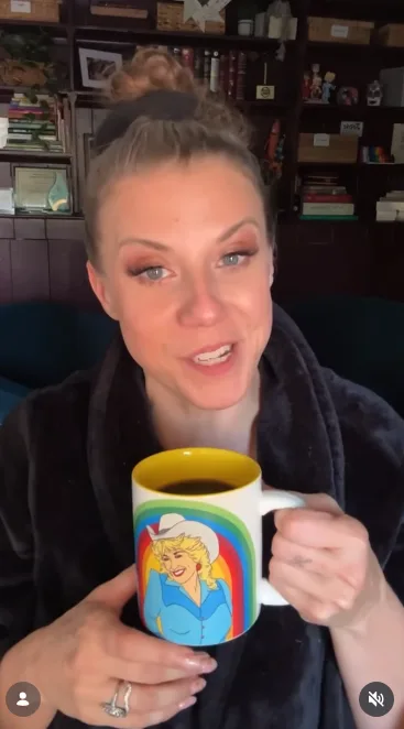 The "Full House" cast helped welcome her back to social media with a playful video posted on August 31, 2026. This was Jodie Sweetin's part.
